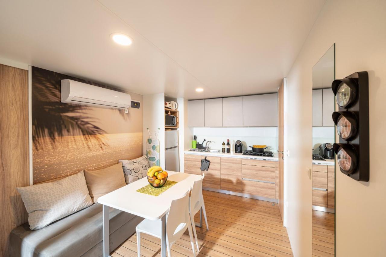 Mobile Home Joy Porton Biondi Rovinj Exterior photo